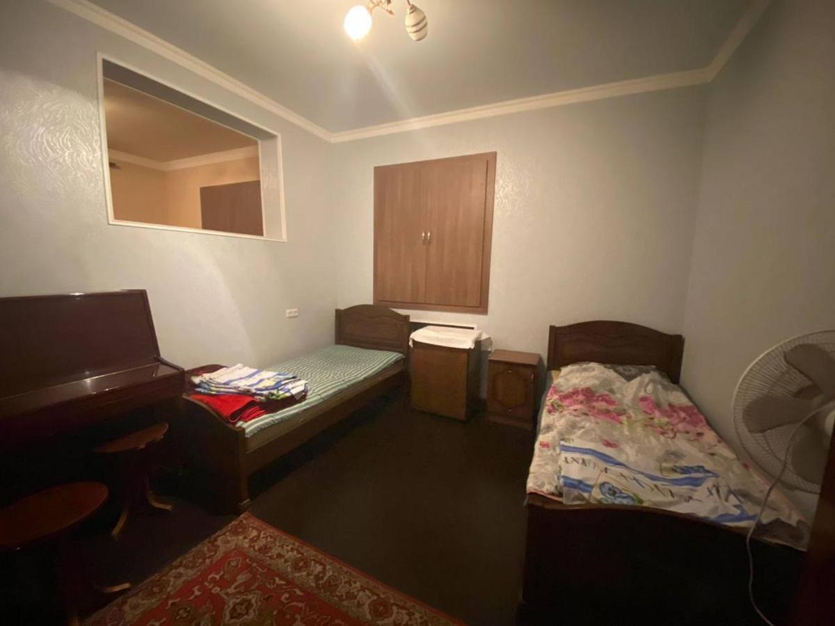 Hero Hostel Erévan Extérieur photo
